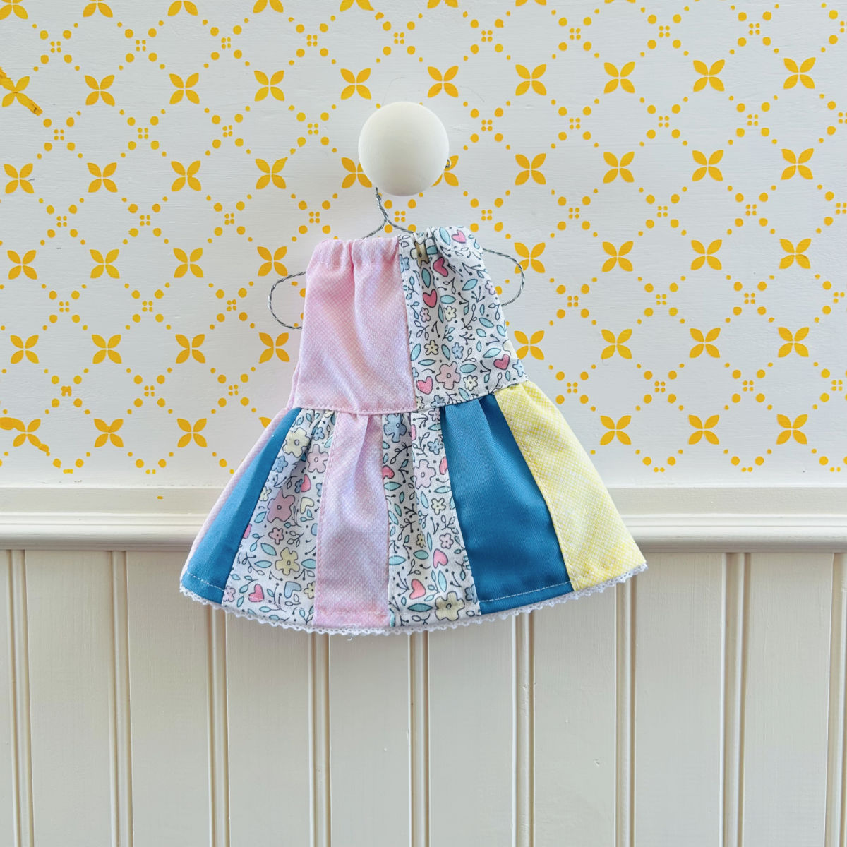 Robe 3 Petites fleurs - vêtement de poupées