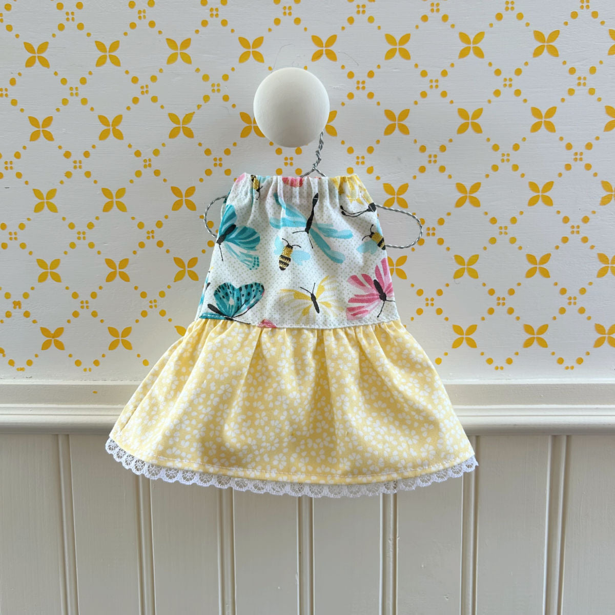 Robe 2 Petite abeille - vêtement de poupées