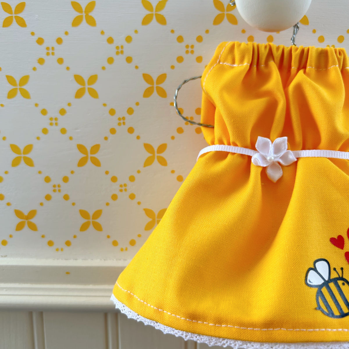 Robe 7 Petite abeille - vêtement de poupées