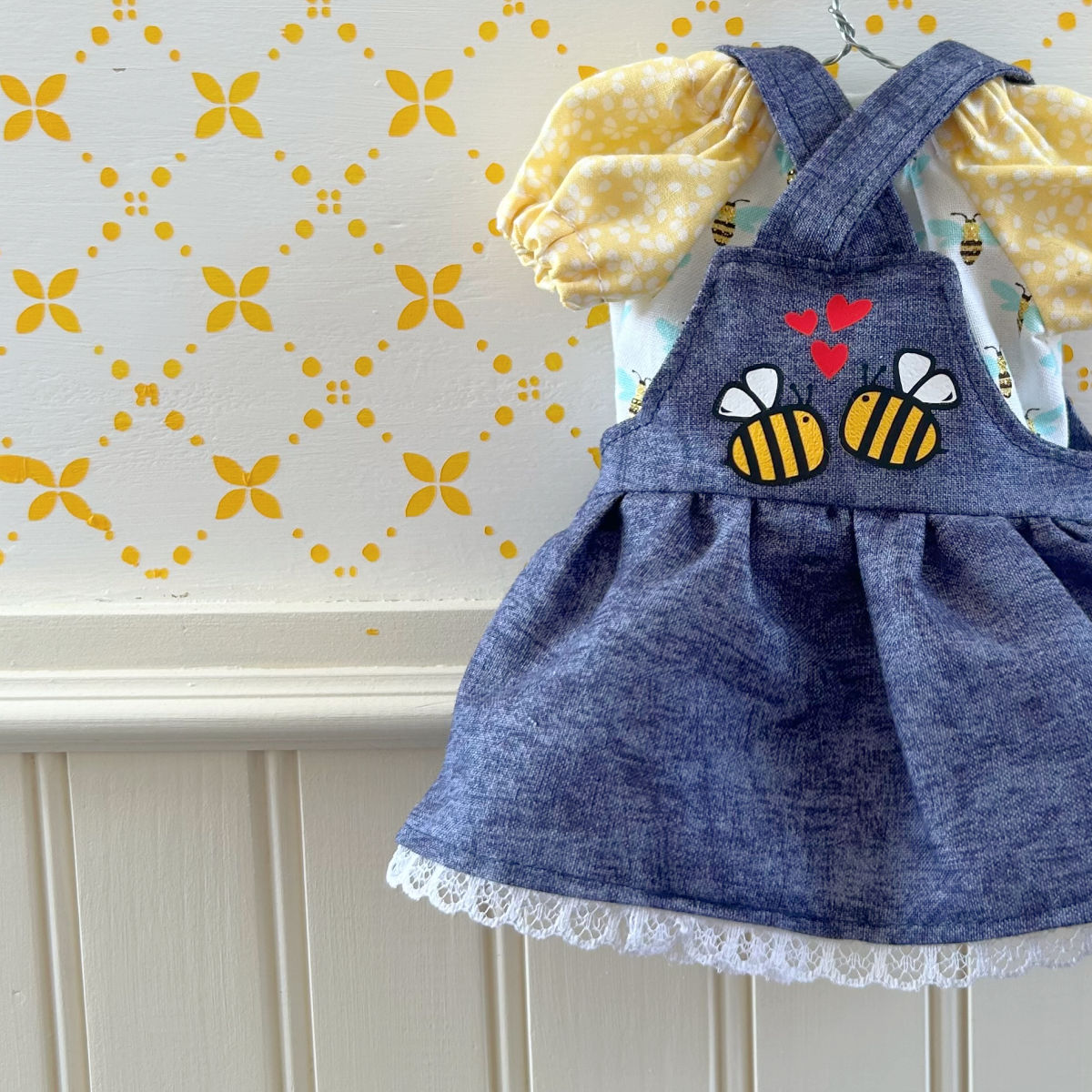 Ensemble jumper Petite abeille - vêtement de poupées
