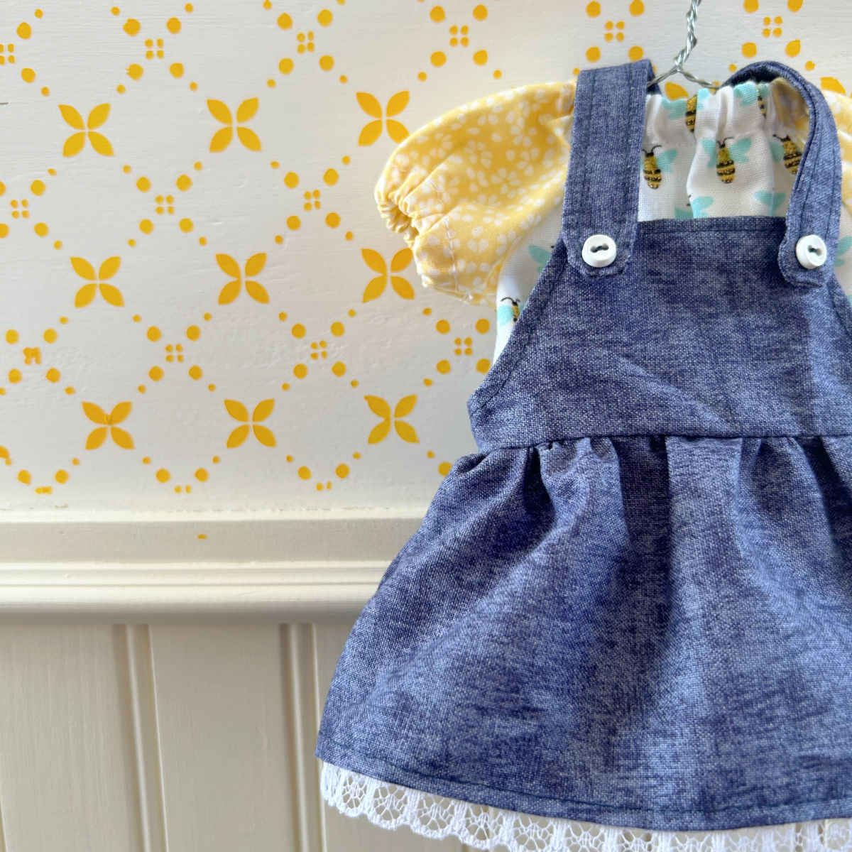 Ensemble jumper Petite abeille - vêtement de poupées